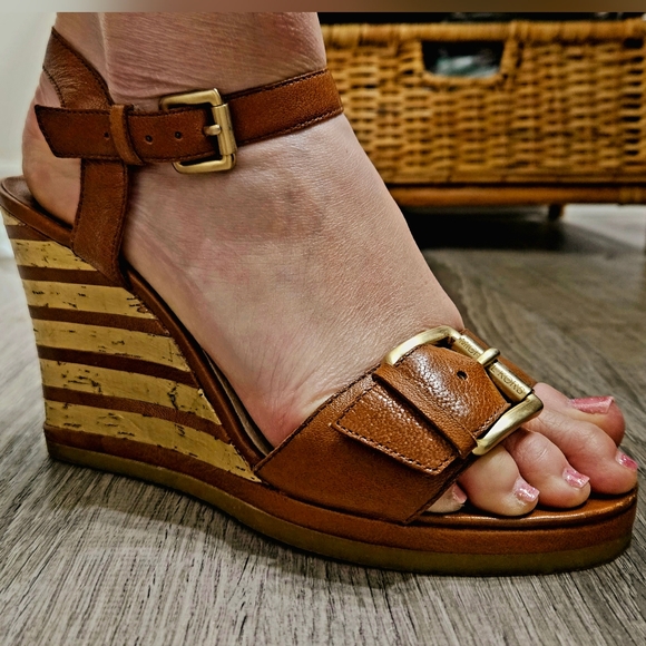 Michael Kors Leather Wedges - Picture 3 of 7